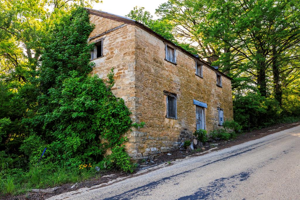 2937 Langes Mill Rd, Doss TX 78618